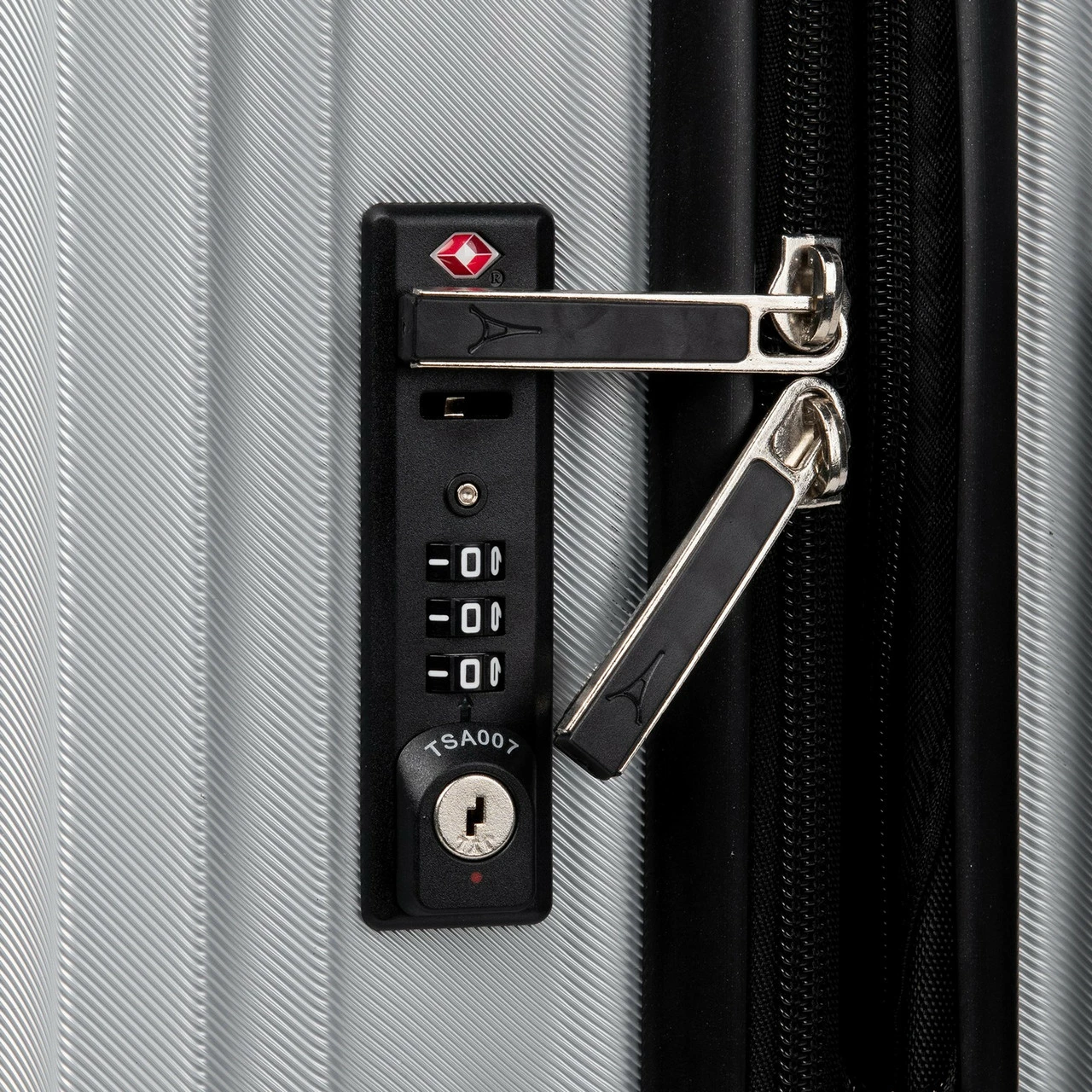 Travelpro Maxlite Air Expandable Large Suitcase - 78cm - Image 8