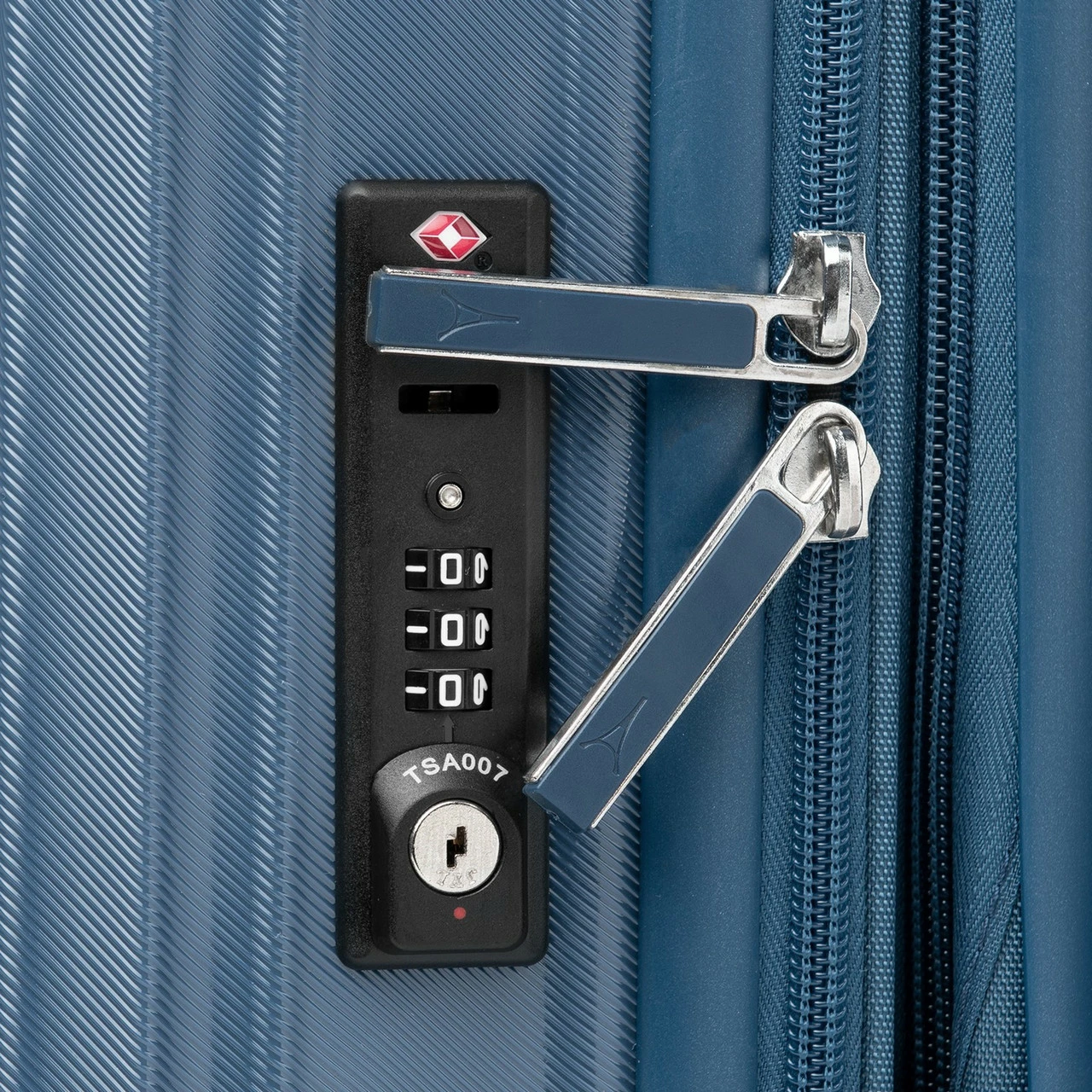 Travelpro Maxlite Air Expandable Large Suitcase - 78cm - Image 16