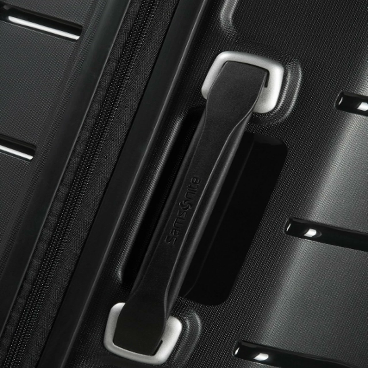 Samsonite Flux 4 Wheel Expandable Suitcase - 75cm - Image 4