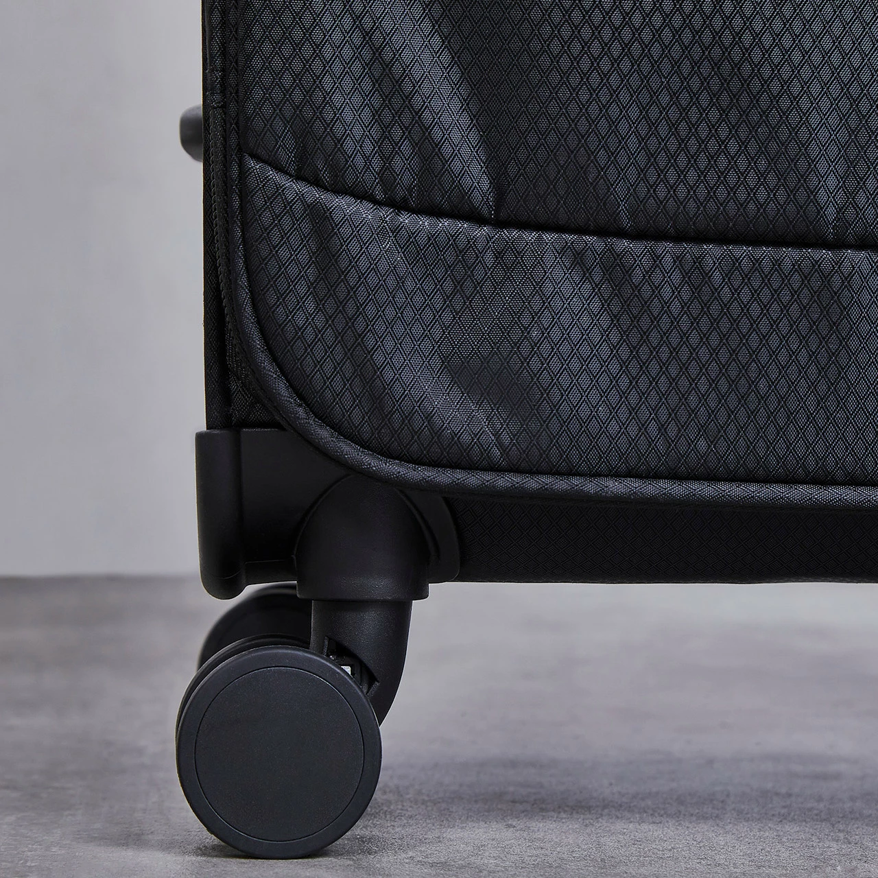 Rock Rocklite 4 Wheel Large Suitcase - 78cm - Image 4