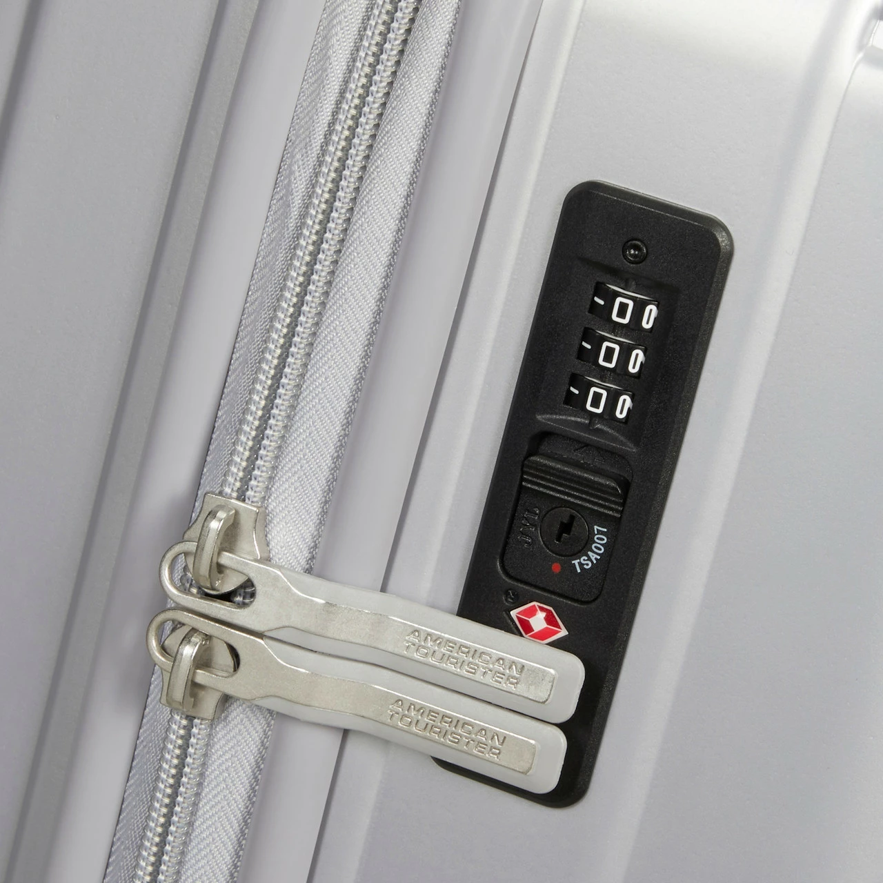 American Tourister Geopop 4 Wheel Medium Suitcase - 67cm - Image 17