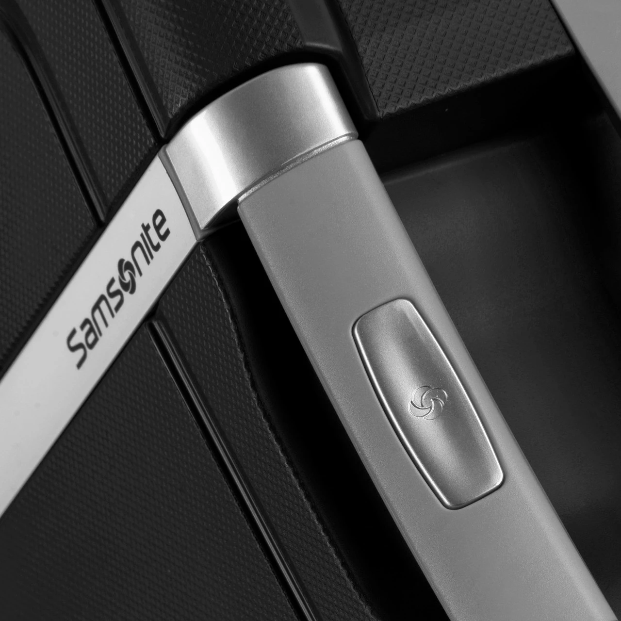 Samsonite S'Cure 4 Wheel Extra-Large Suitcase - 81cm - Image 20