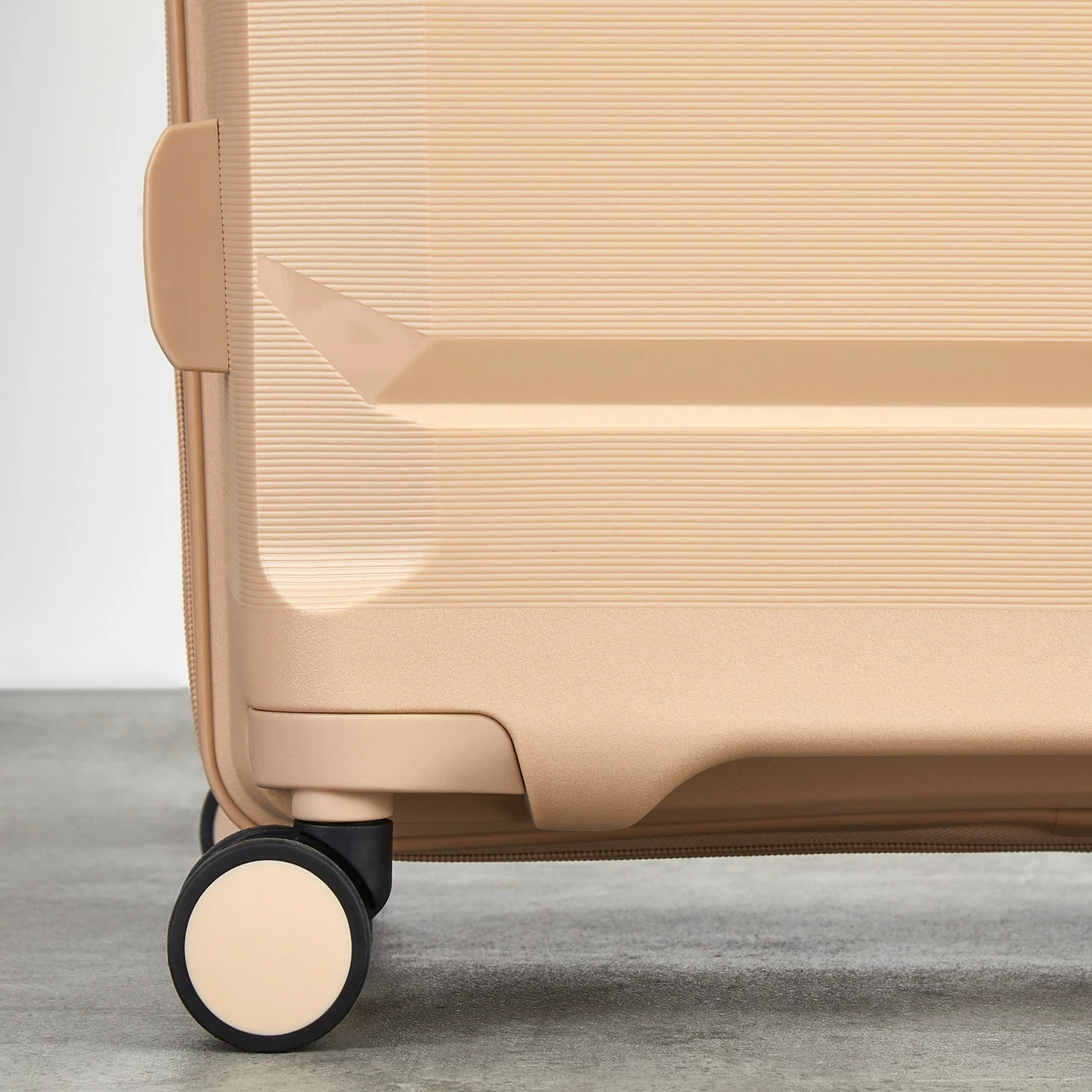 Rock Tulum 4 Wheel Exp Cabin Suitcase - 55cm - Image 5